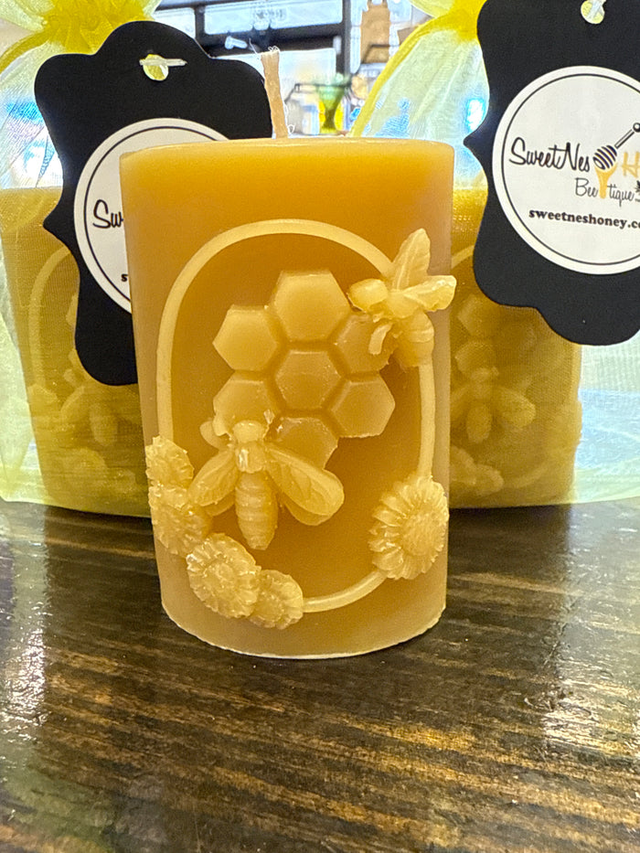 Small Pillar w/Bee on Comb design