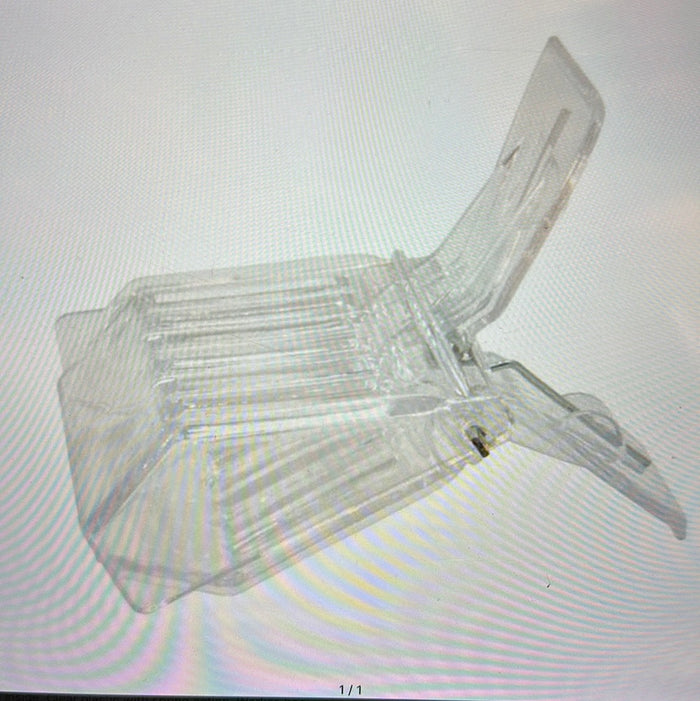Plastic Queen Clip