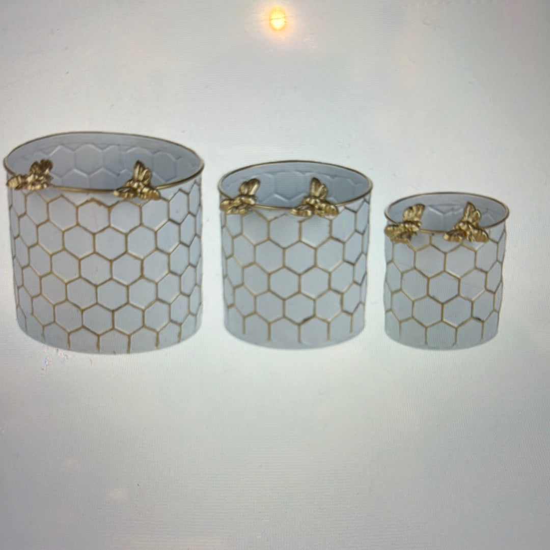 White Golf Honeycomb Planter w/Bee SMALL