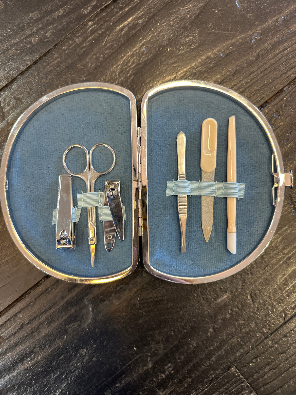 Bee Manicure Set