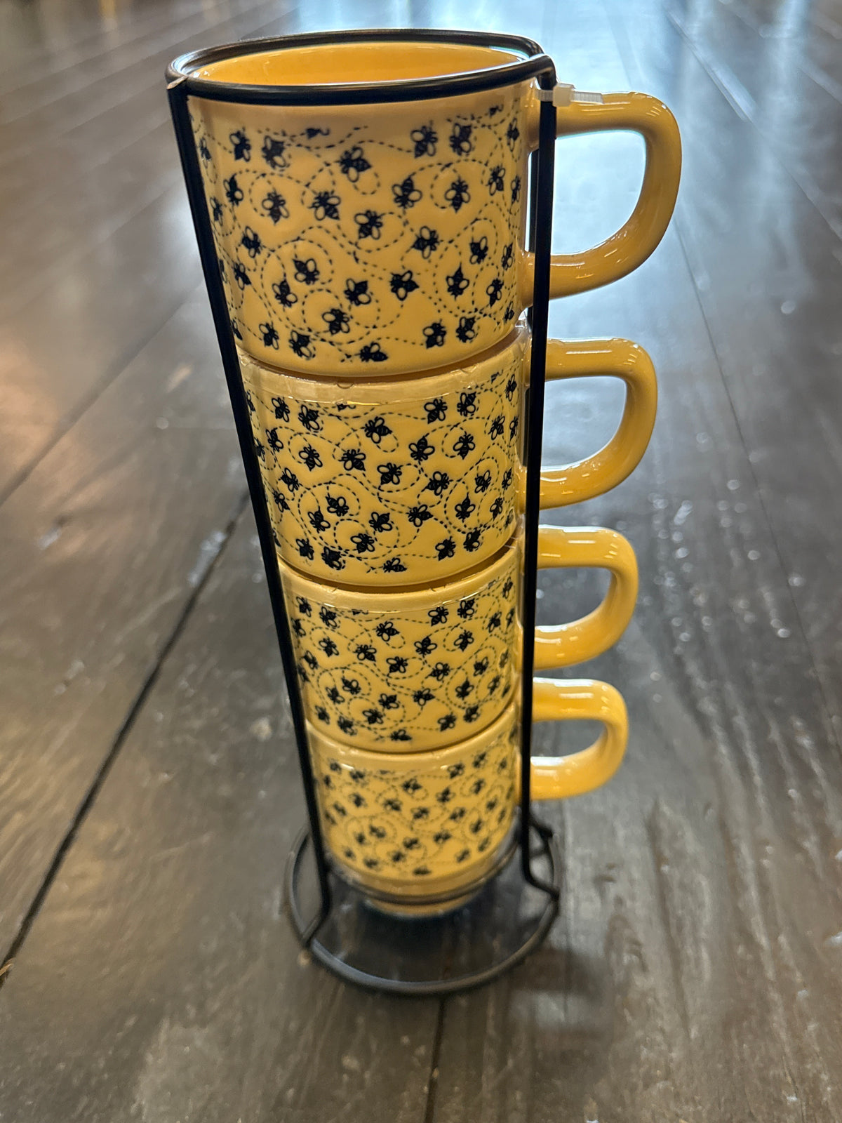 Tiny Bee Mug Tower