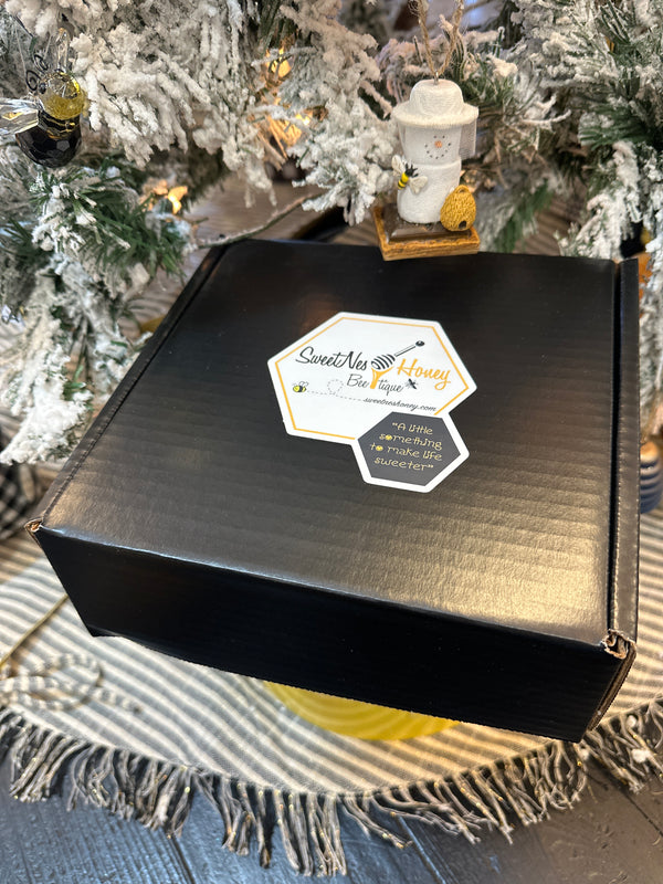 32oz Honey Gift Box w/Lip Balm & Soap